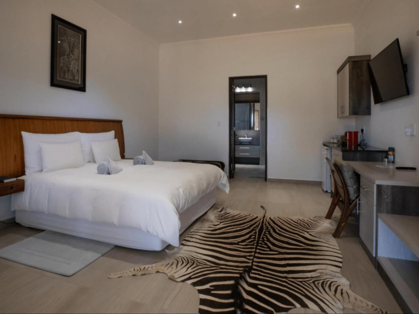 Sandune Game Lodge, Luxury Twin Room, Bedroom