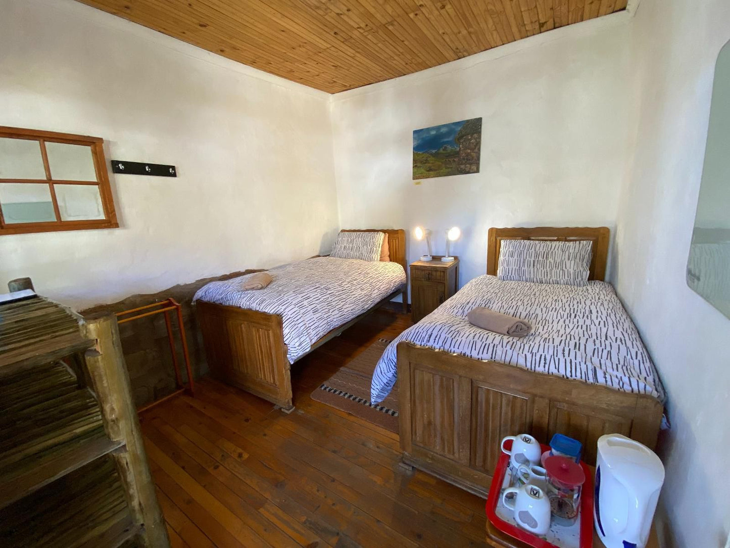 Sani Lodge & Cottages, Rondavel Single Hoopoe, Bedroom