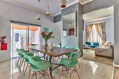 Sea Point 4 Bedroom Home With Pool And Bbq Sea Point Cape Town Western Cape South Africa Living Room