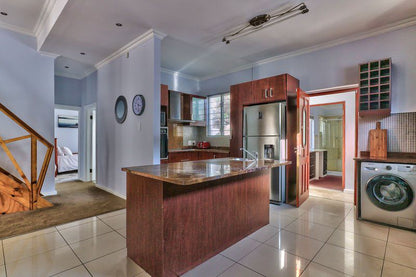 Sea Point 4 Bedroom Home With Pool And Bbq Sea Point Cape Town Western Cape South Africa Kitchen