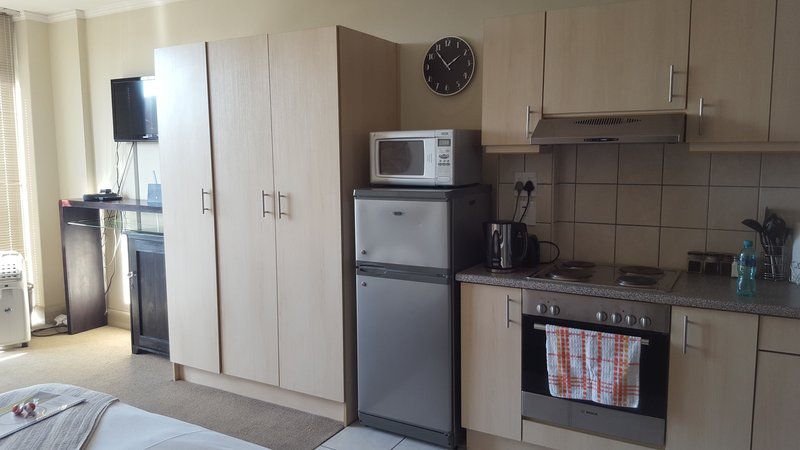 Secure Studio Apartment S In City Cape Town City Centre Cape Town Western Cape South Africa Unsaturated, Kitchen