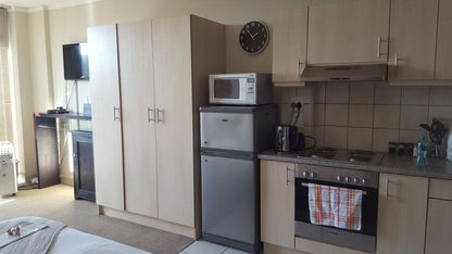 Secure Studio Apartment S In City Cape Town City Centre Cape Town Western Cape South Africa Unsaturated, Kitchen