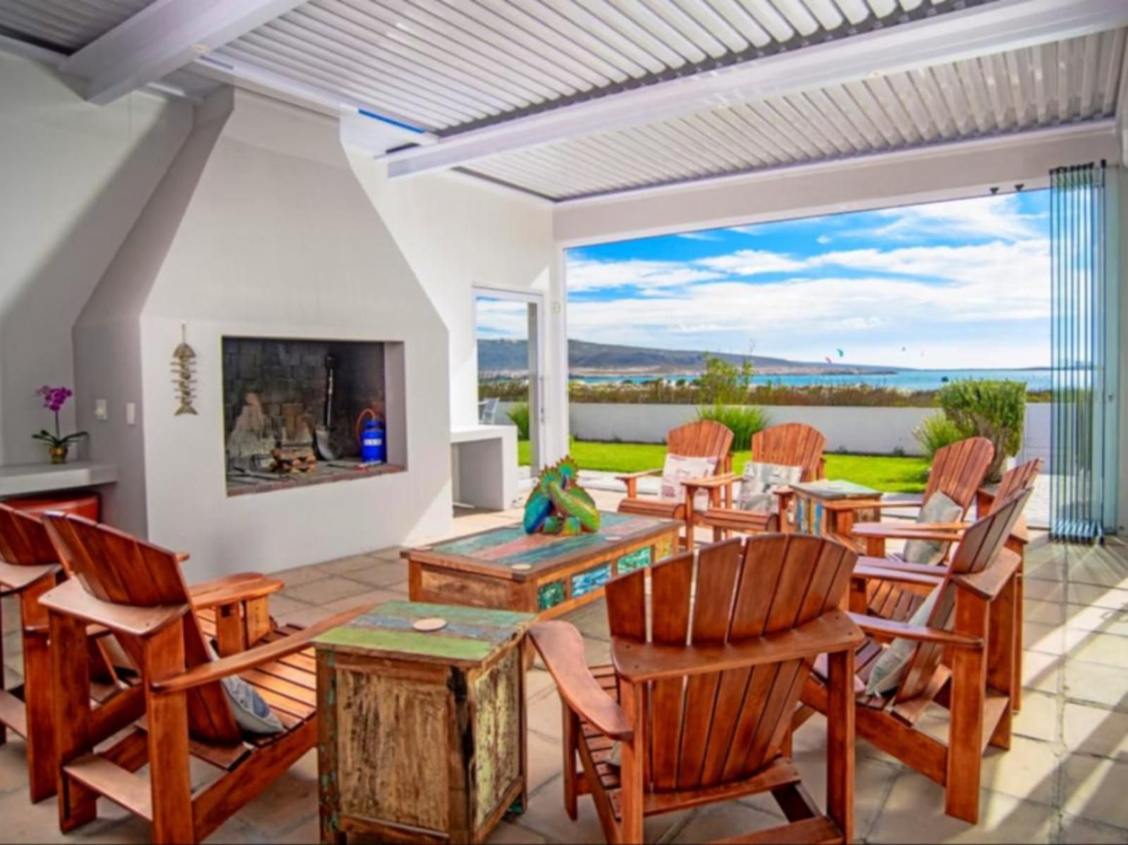 Sensiri Orca Beach Villa, Living Room