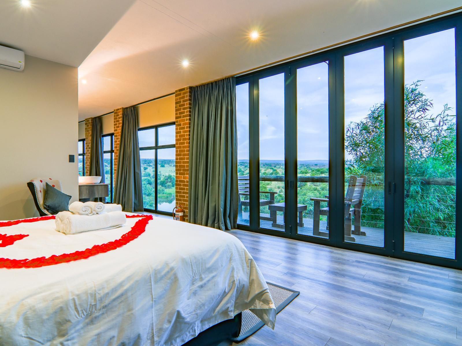 Serene Safari Lodges, Cliffhanger Lodge, Bedroom