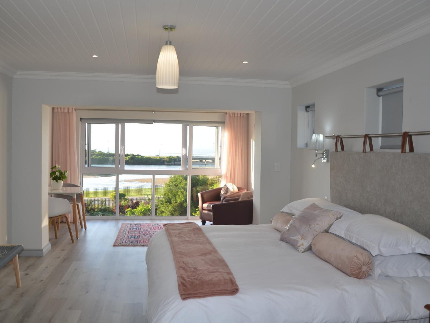 Serenity Ocean Lodge, Sea View Suite, Bedroom