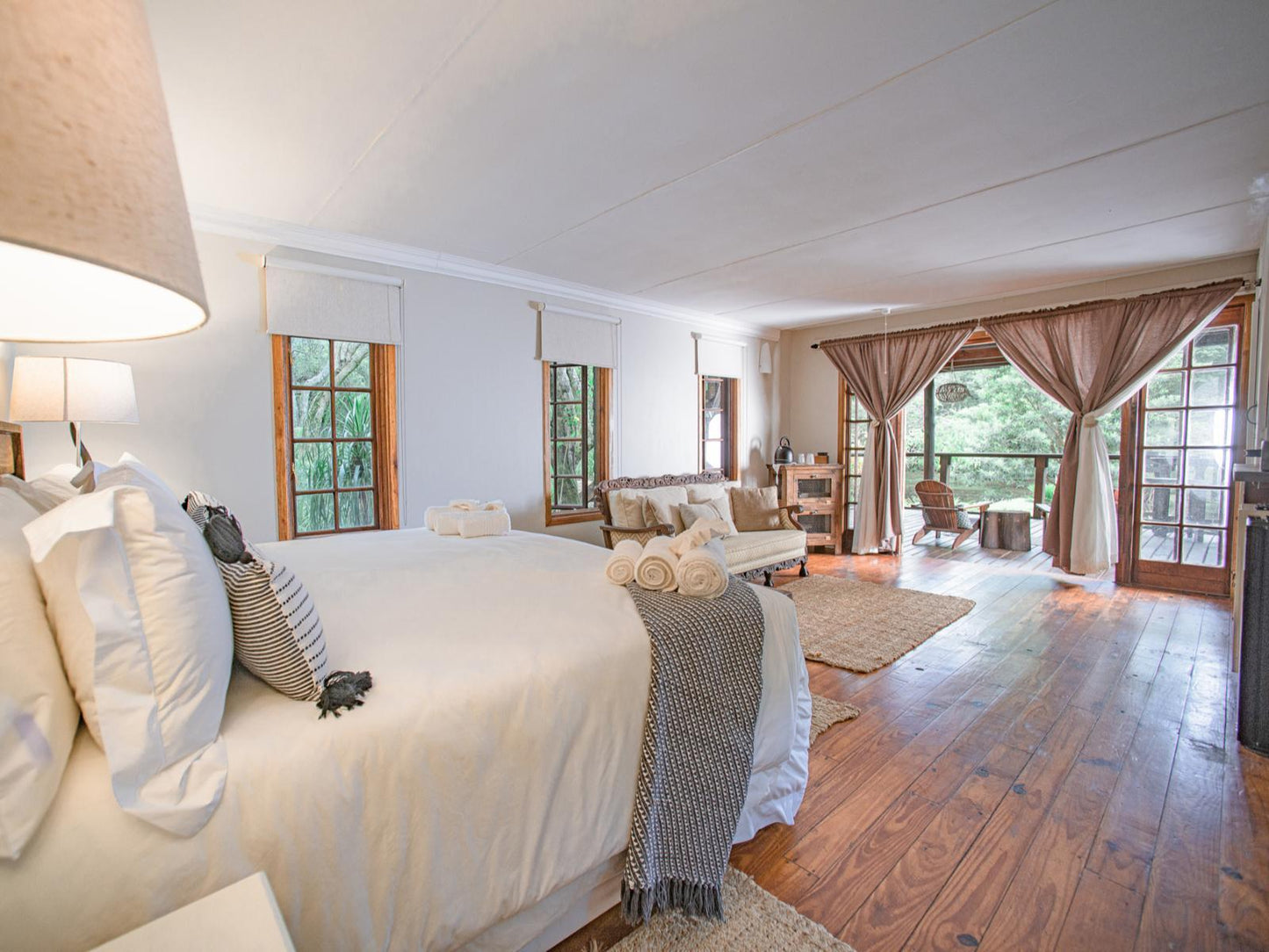 Luxury Lake View Suites Groundfloor @ Serenity Mountain And Forest Lodge