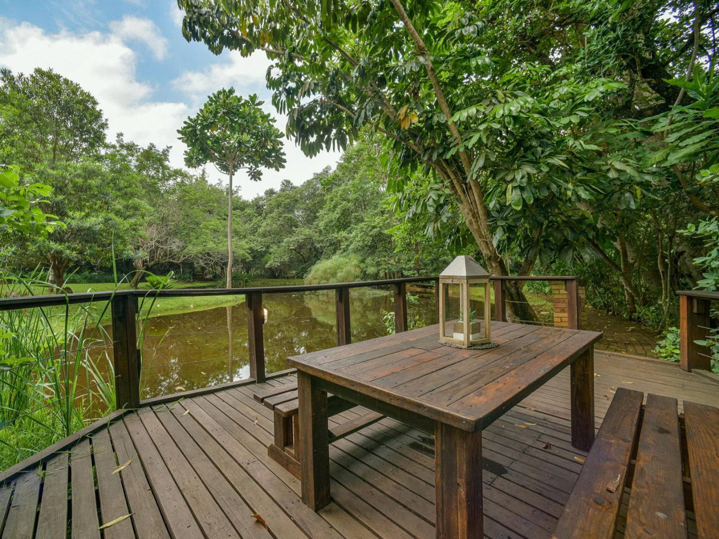 Luxury Lake View Suites Upstairs @ Serenity Mountain And Forest Lodge