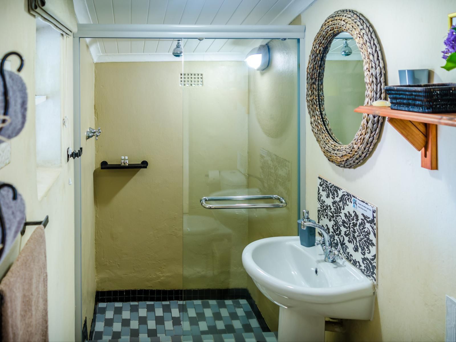 Seven Oaks Vineyard Cottages, Malbec Cottage, Bathroom