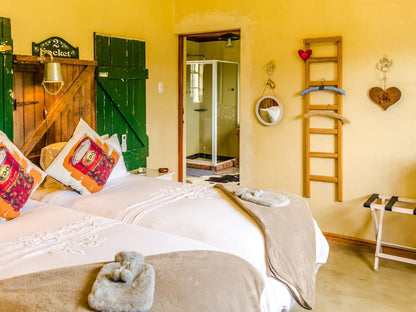 Seven Oaks Vineyard Cottages, Malbec Cottage, Colorful, Bedroom