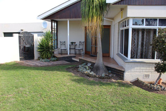 Shammah On The Valley Guest House Newton Park Port Elizabeth Eastern Cape South Africa House, Building, Architecture, Palm Tree, Plant, Nature, Wood, Living Room