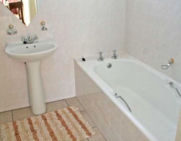 Shandraan S Guest House Queenstown Eastern Cape South Africa Unsaturated, Bathroom