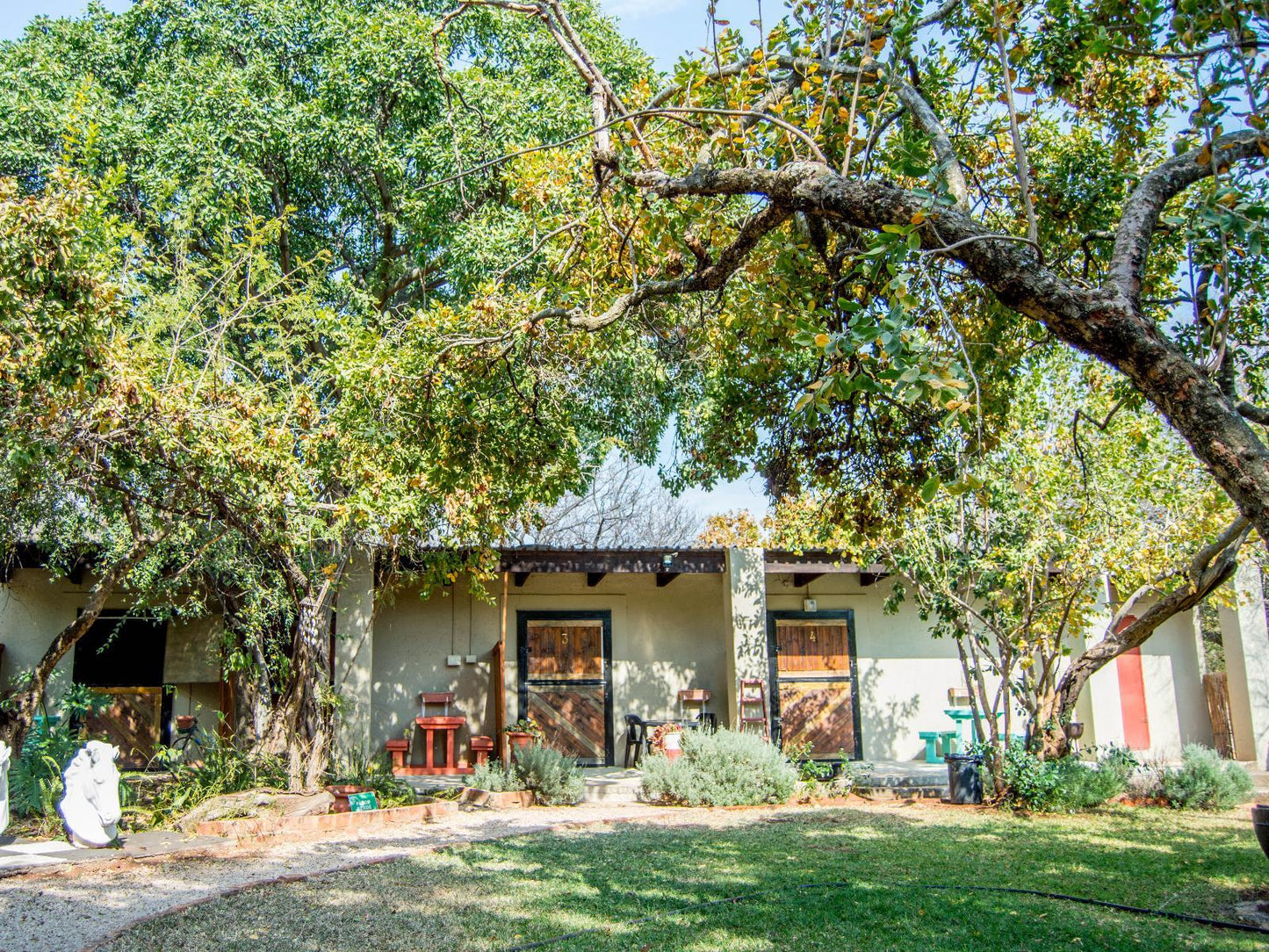 GARDEN SUITE NO 2 @ Shangrila-Innibos Country Lodge Hartbeespoortdam