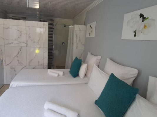 Deluxe Family Rooms @ Sharodin Bed And Breakfast