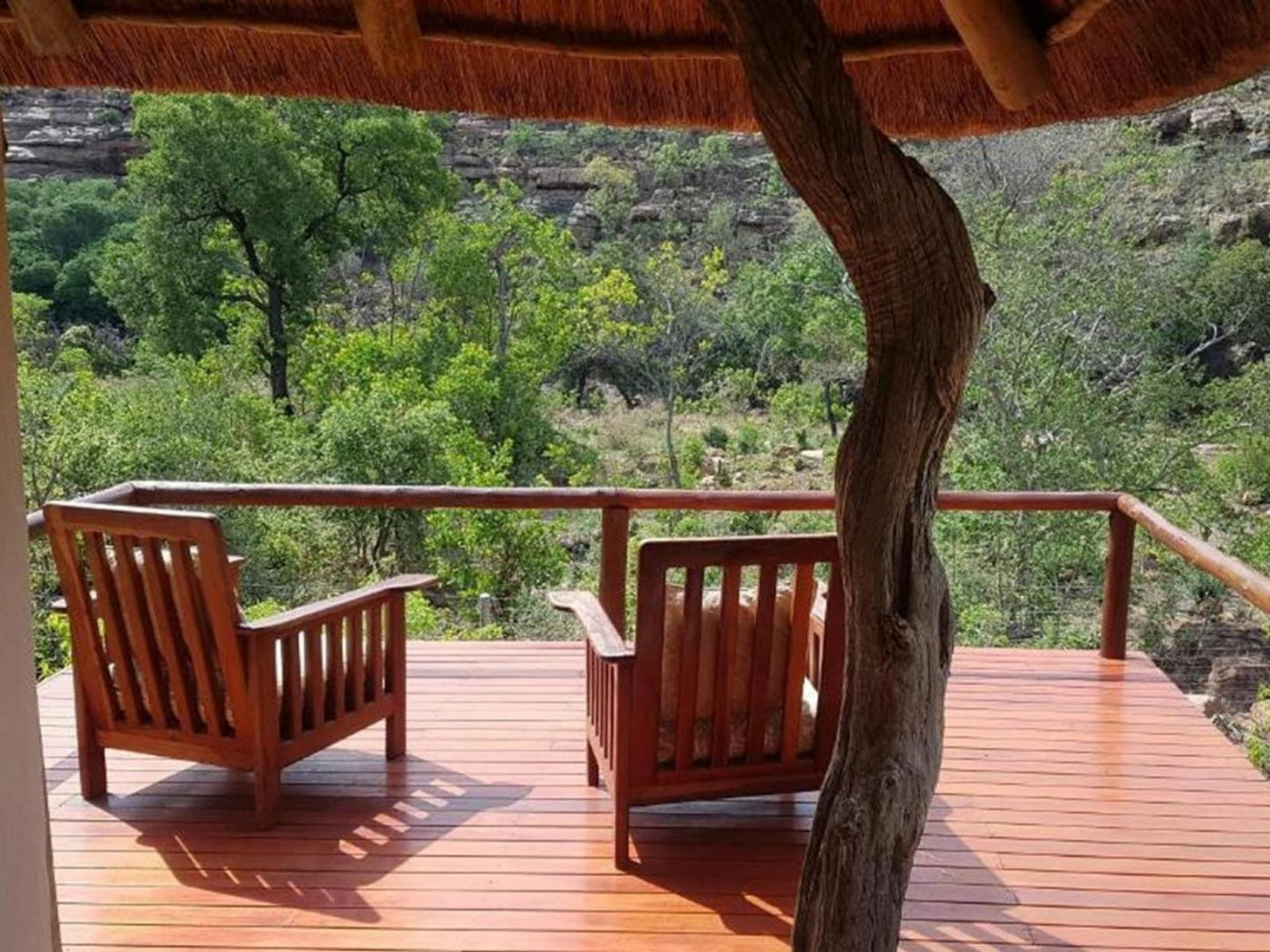 Luxury Chalet @ Shibula Solar Safari Lodge