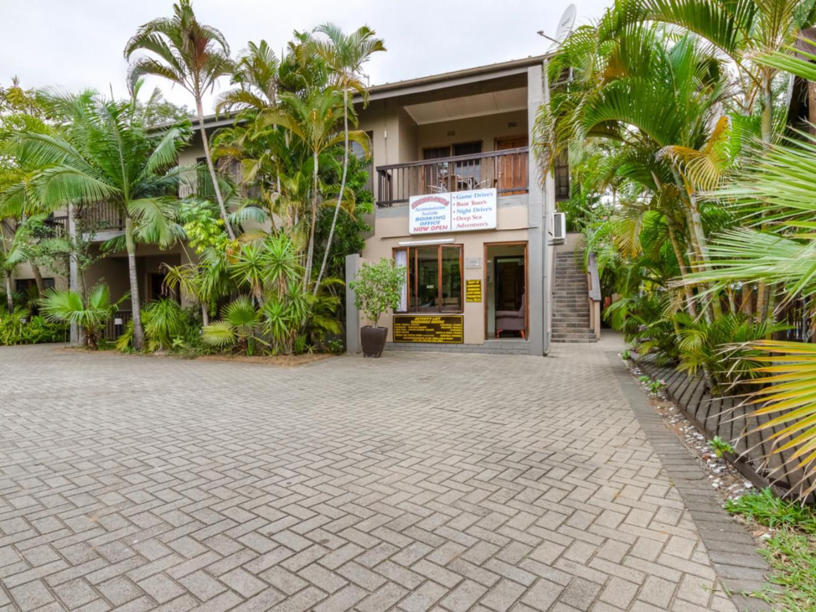 Shonalanga Holiday Resort St Lucia Kwazulu Natal South Africa House, Building, Architecture, Palm Tree, Plant, Nature, Wood