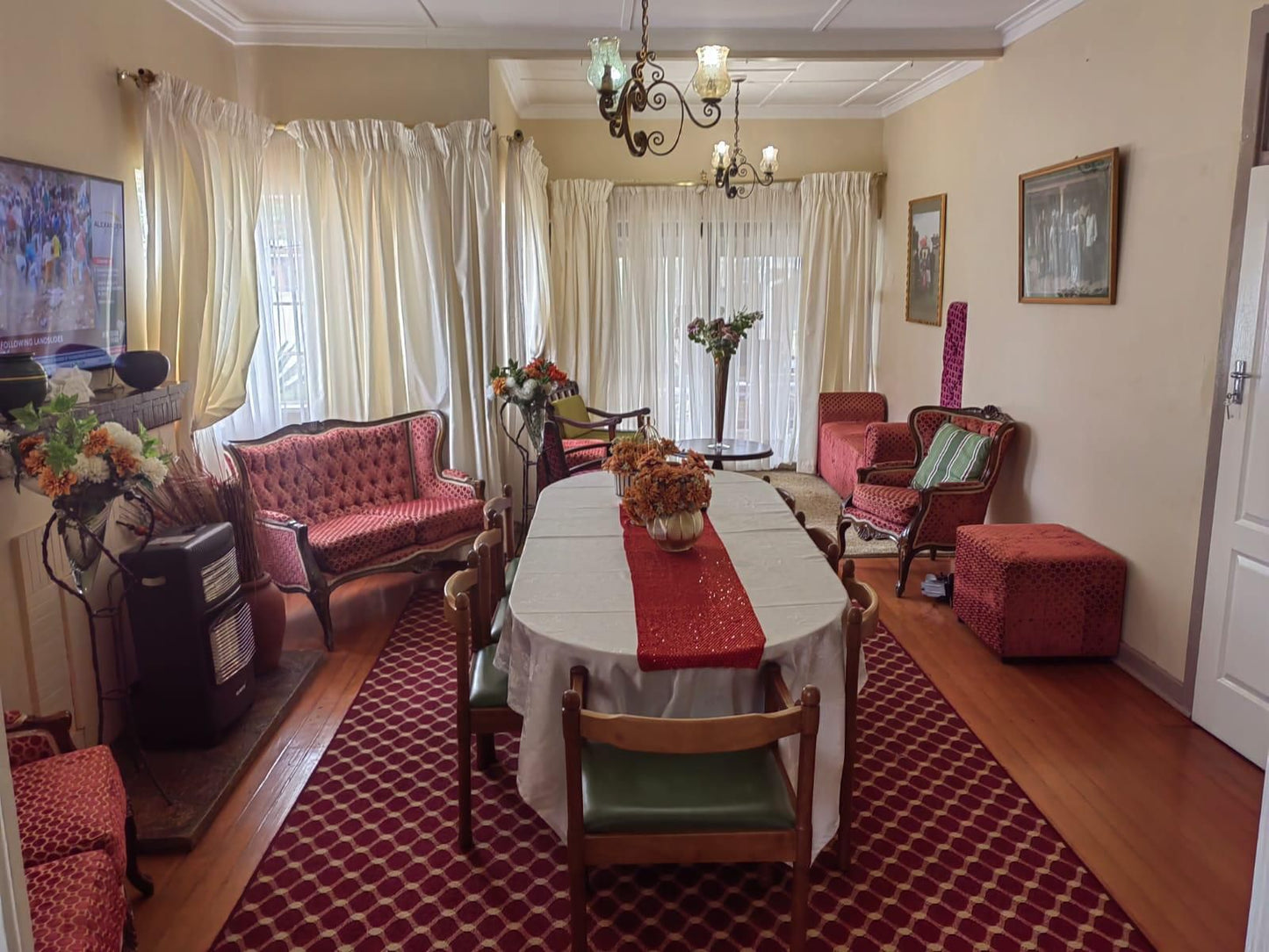 Sibahlenomhlambi Guest House, Living Room