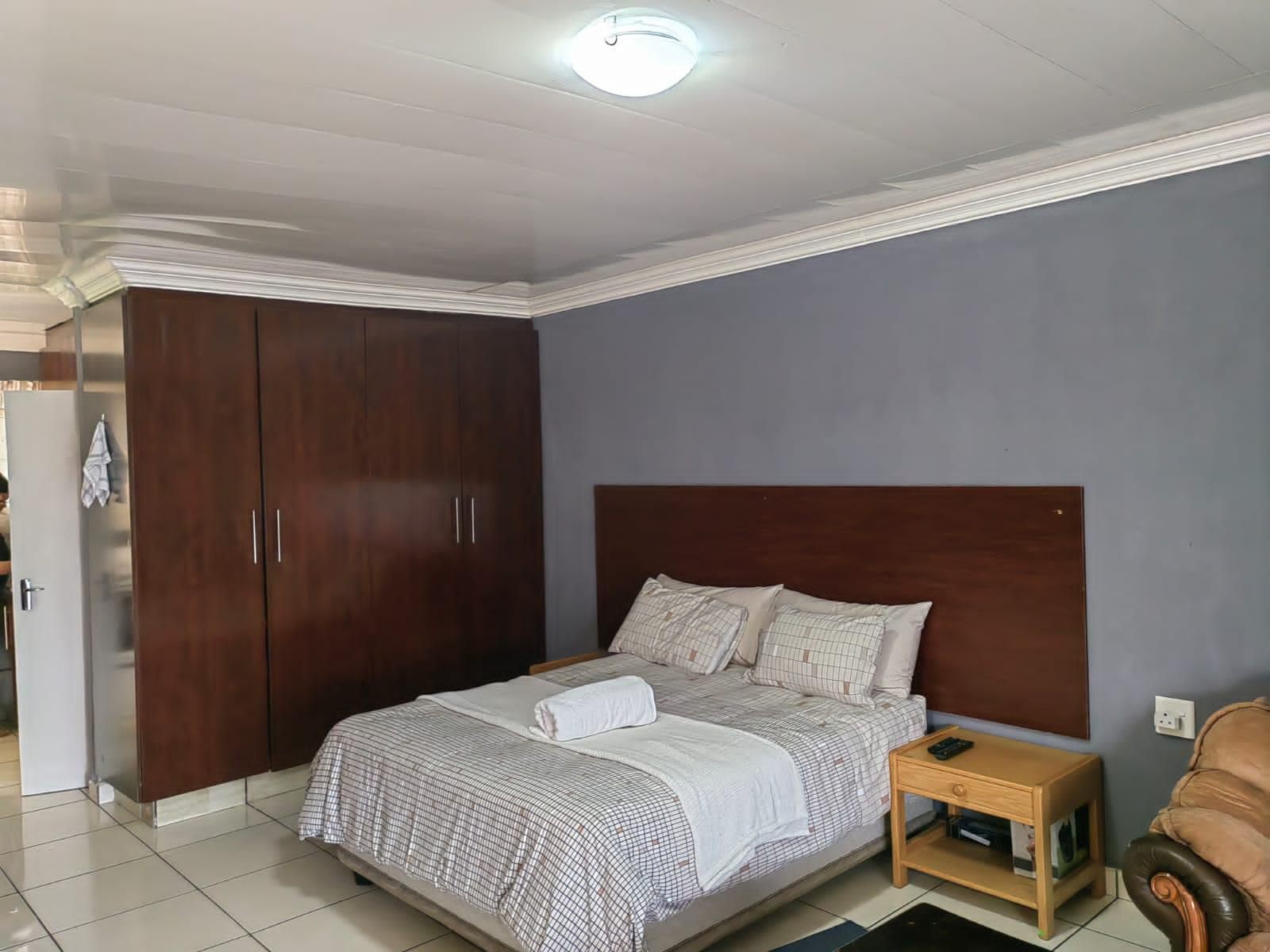 Sibahlenomhlambi Guest House, Luxury Queen Room