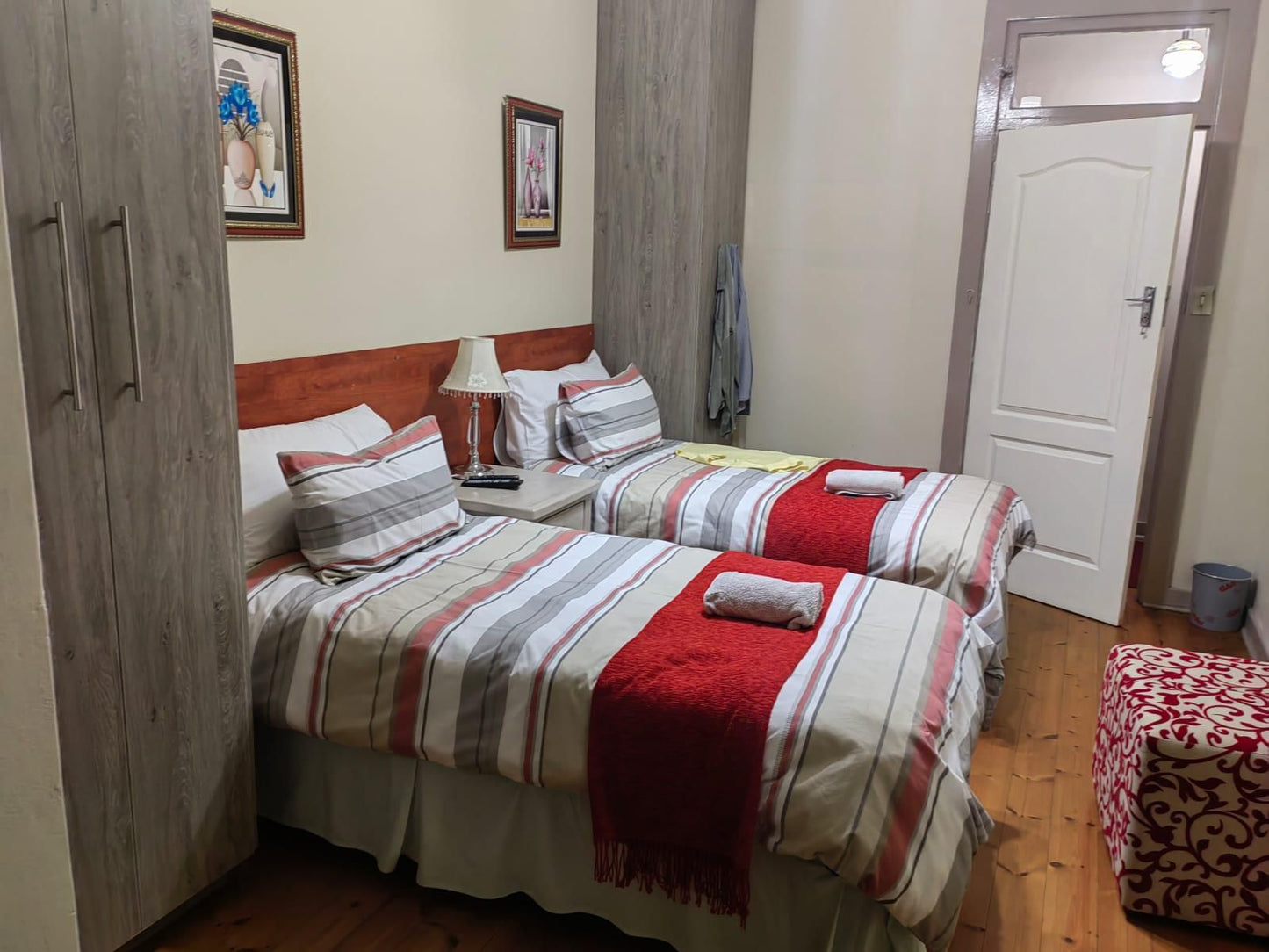 Sibahlenomhlambi Guest House, Standard Queen, Bedroom