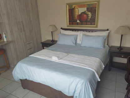 Sibahlenomhlambi Guest House, Standard Queen, Bedroom