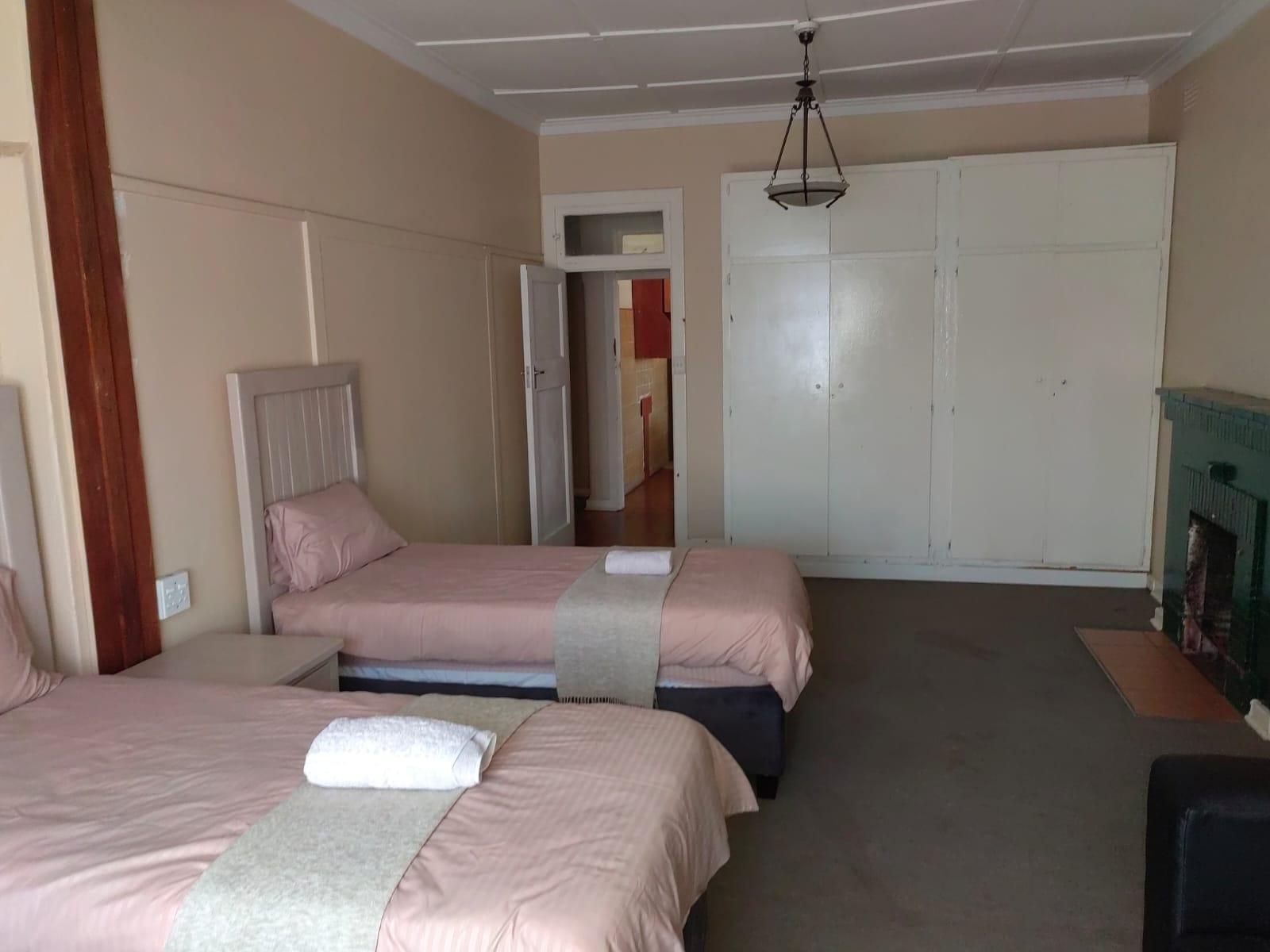 Sibahlenomhlambi Guest House, Standard Twin/King, Bedroom