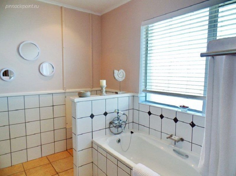 Signature Lodge 3 Pinnacle Point Golf Estate Pinnacle Point Mossel Bay Western Cape South Africa Bathroom