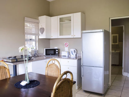 Silver Tides Seaside Accommodation Ocean View Durban Durban Kwazulu Natal South Africa Kitchen