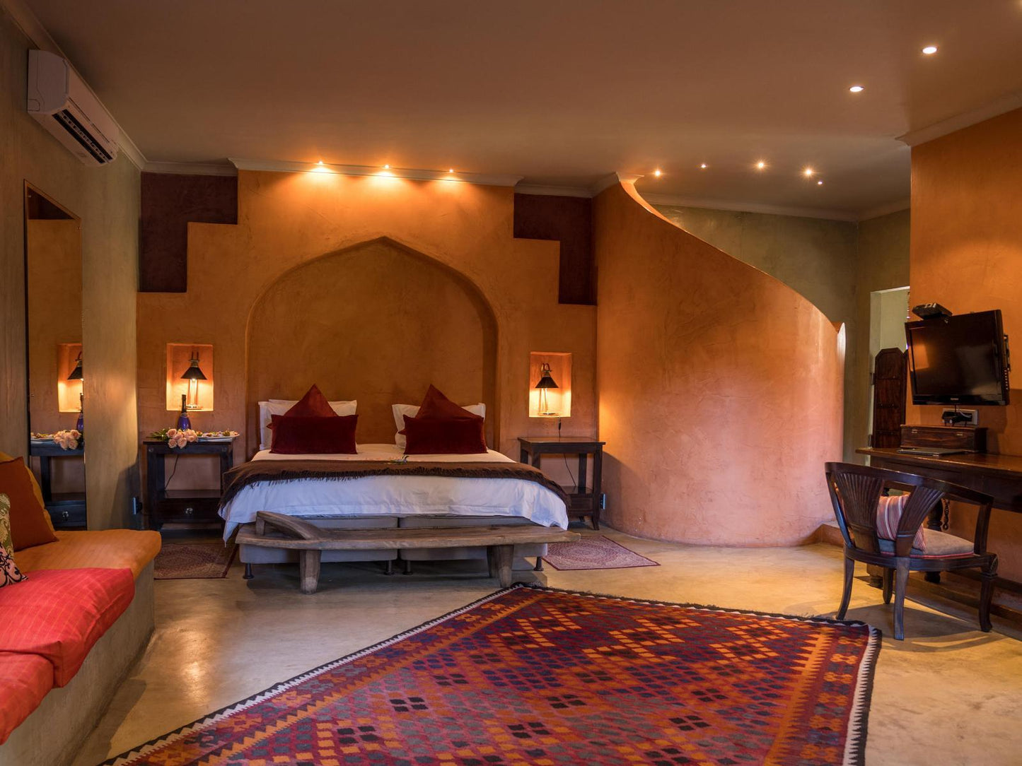 Luxury Suite @ Singa Lodge- Lion Roars Hotels & Lodges