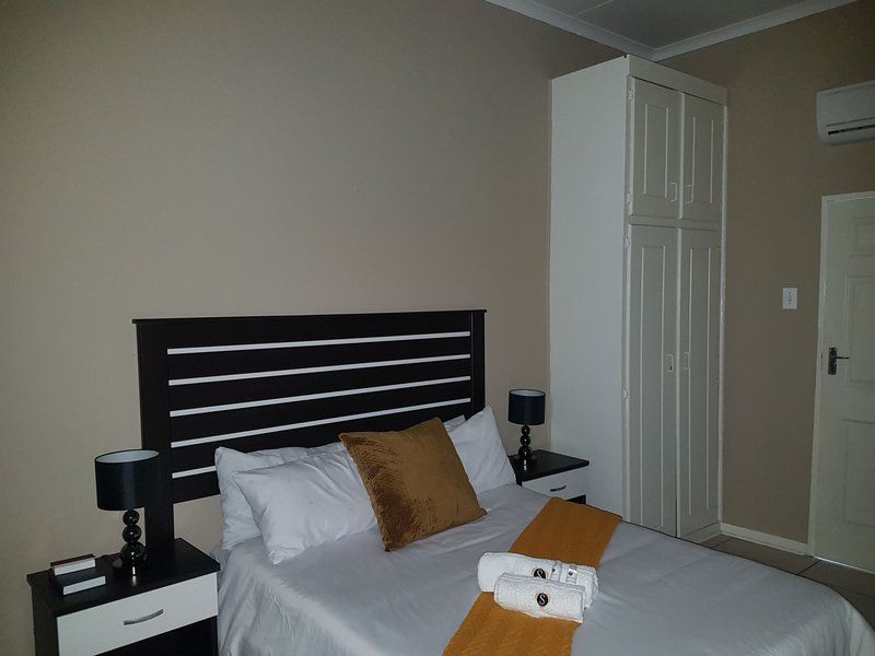 Sipho Selizwe Guest Lodge Newcastle Kwazulu Natal South Africa Unsaturated, Bedroom