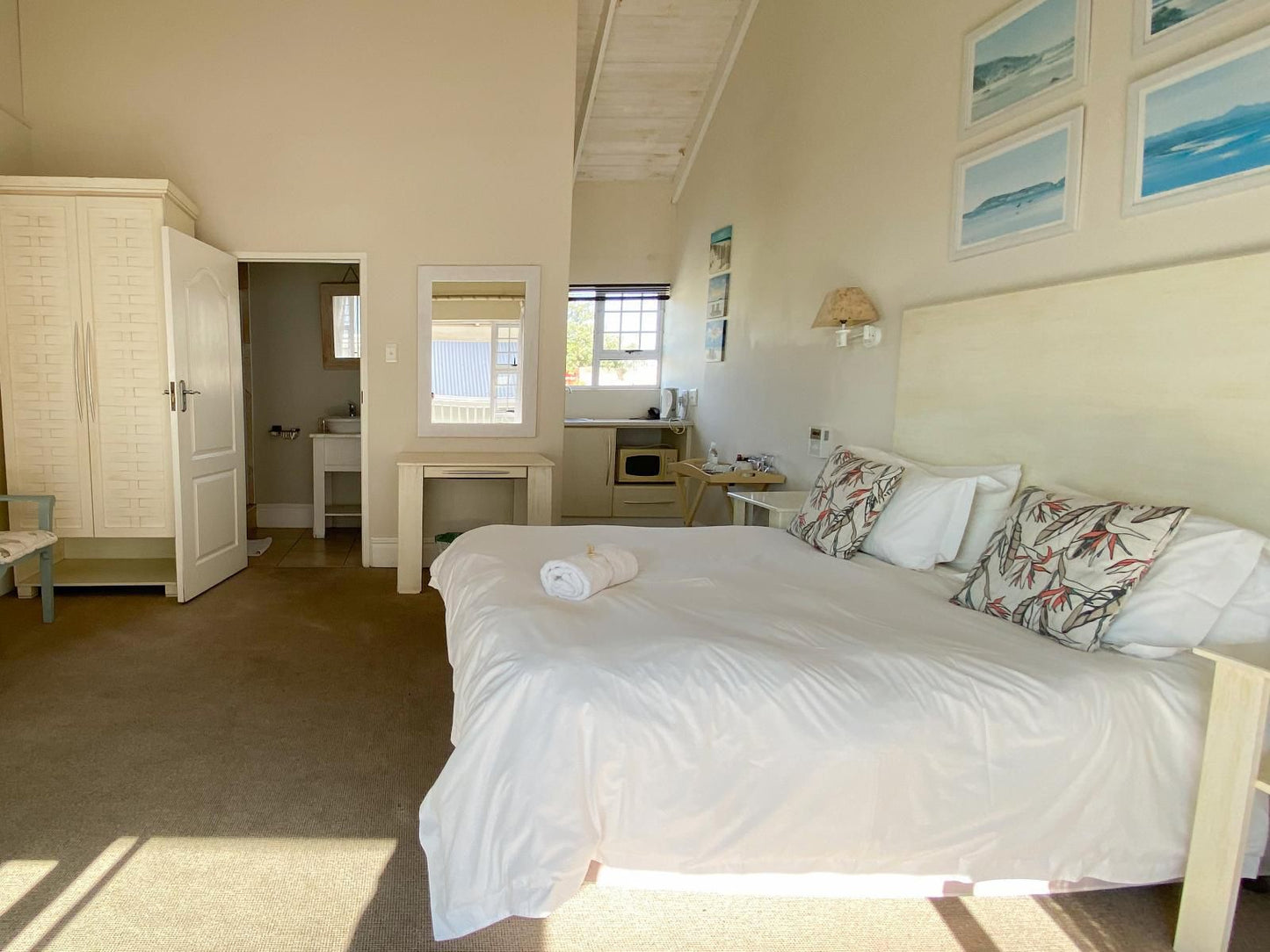 Sir Roys At The Sea, Double Room No View, Bedroom