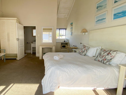 Sir Roys At The Sea, Non Sea Facing Queen Room, Bedroom