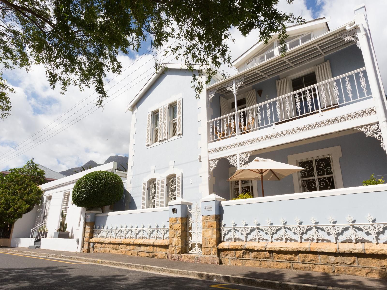 Six On Scott Guesthouse, Building, Architecture, House