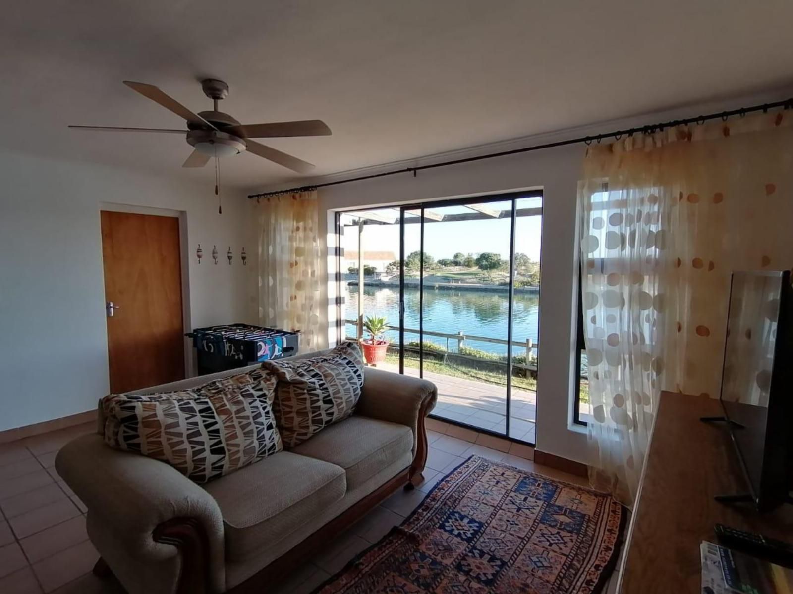 Skoenlapper Holiday House, Living Room