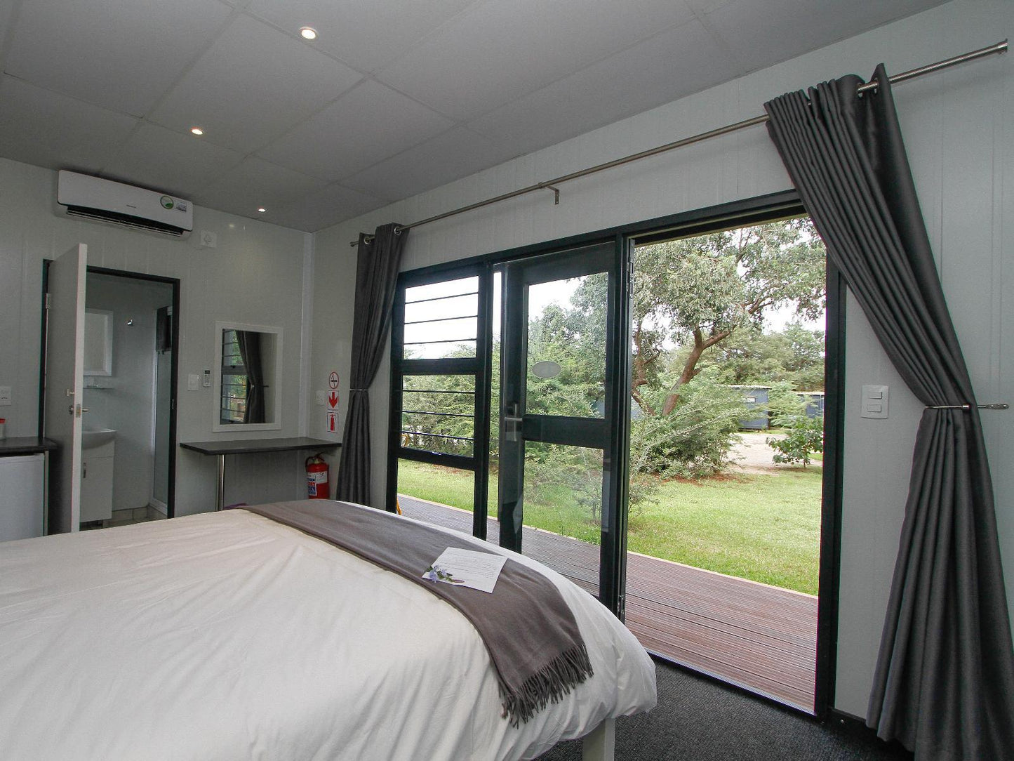 Double Room @ Sleepover Komatipoort