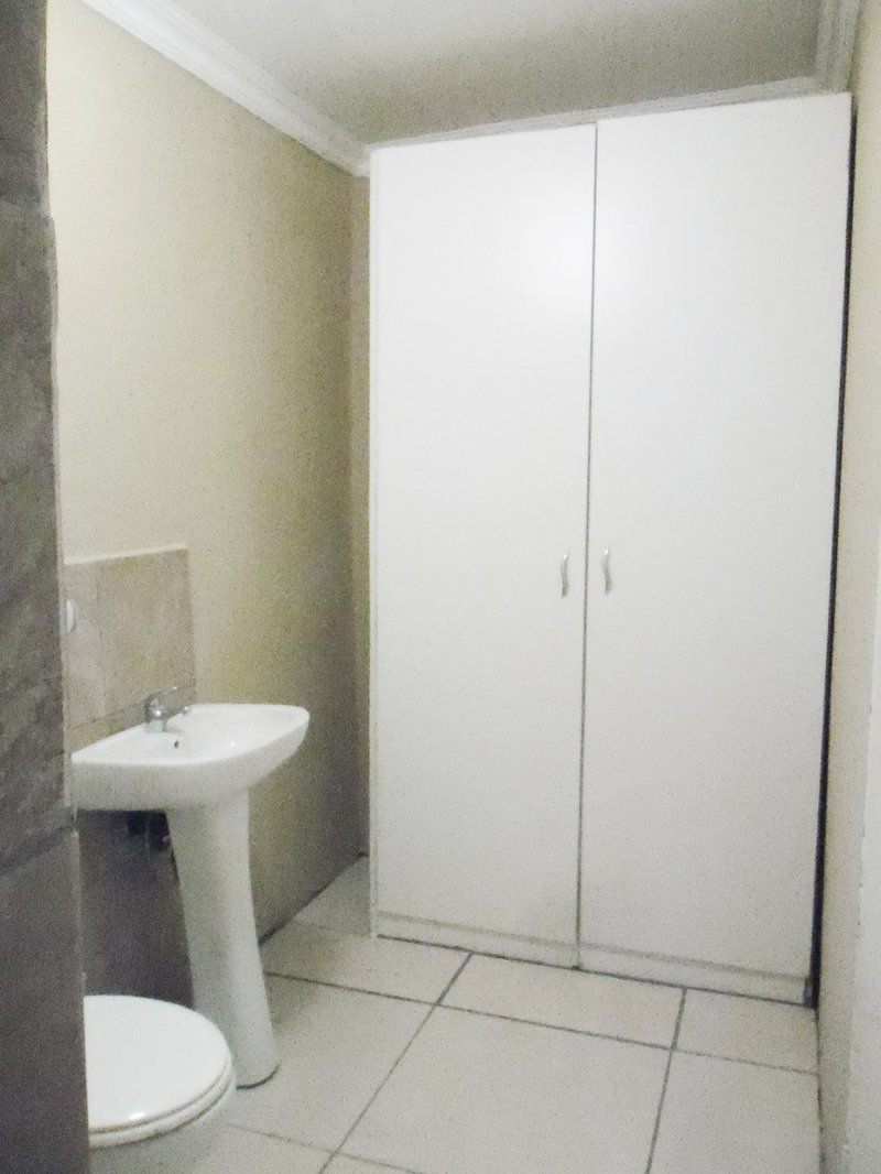 Soetdoring No 20 Sasolburg Free State South Africa Colorless, Bathroom