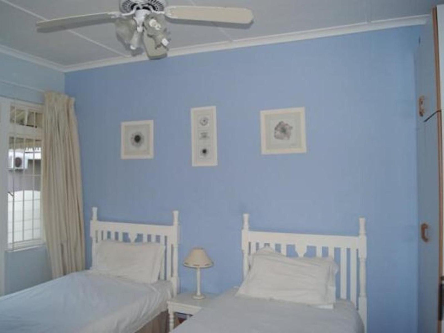 Twin room en-suite @ Sommersby Guest House