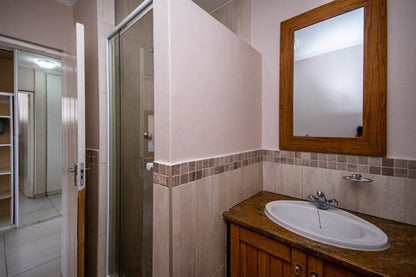 Sorgente 206 Umdloti Beach Durban Kwazulu Natal South Africa Bathroom