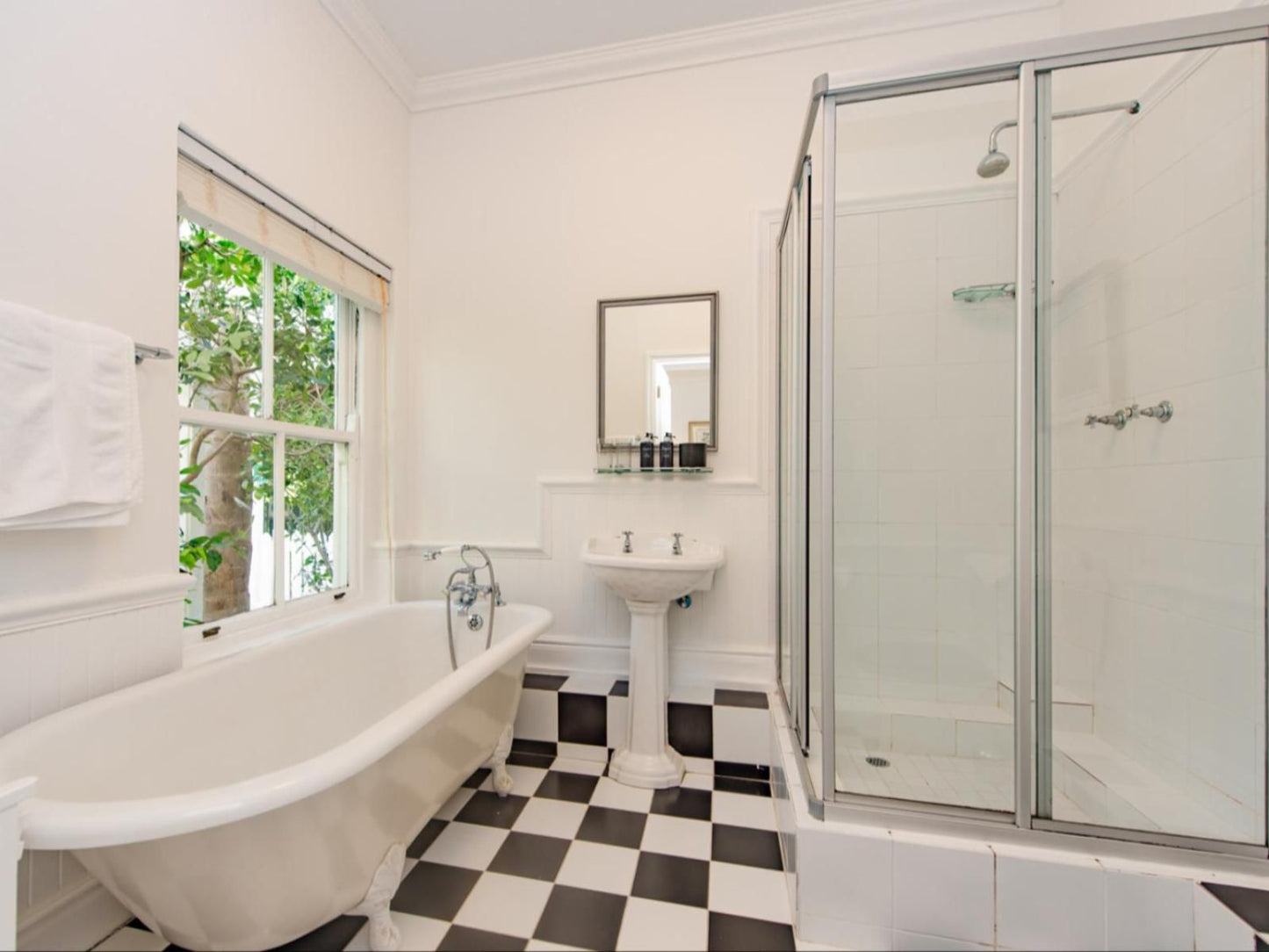 Southern Cross Beach House, Room 4 King/Twin Standard, Full En-Suite, Bathroom