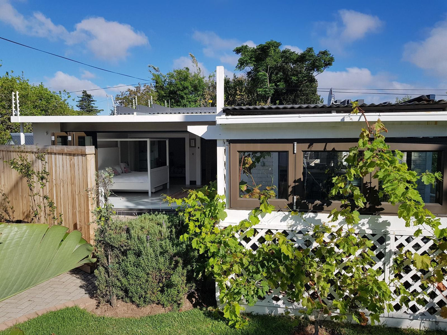 Spacious Garden Unit On Fordyce Walmer Port Elizabeth Eastern Cape South Africa Complementary Colors, Building, Architecture, House