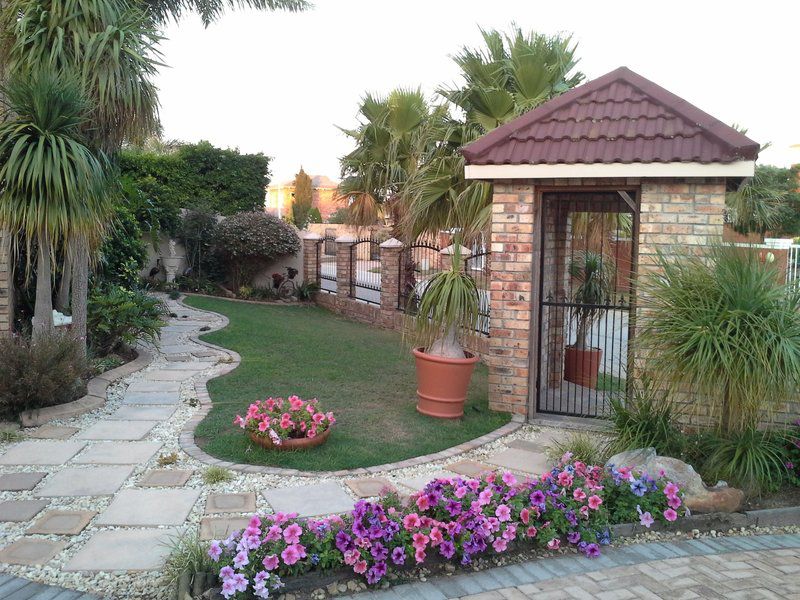 Splendida Summerstrand Port Elizabeth Eastern Cape South Africa House, Building, Architecture, Palm Tree, Plant, Nature, Wood, Garden