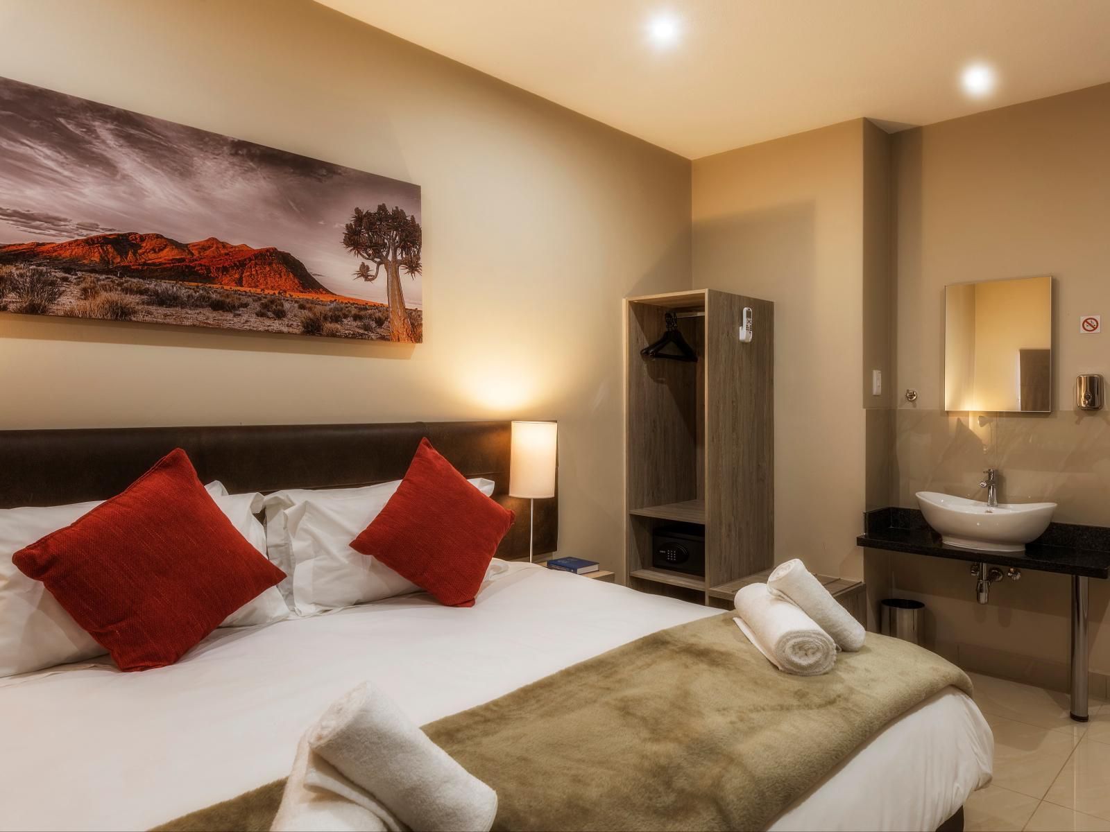 Springbok Inn By Country Hotels, King Rooms, Sepia Tones, Bedroom