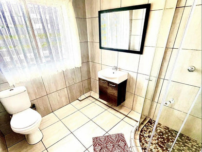 St Lucia Palms, P16 Three-Bedroom Apartment, Bathroom