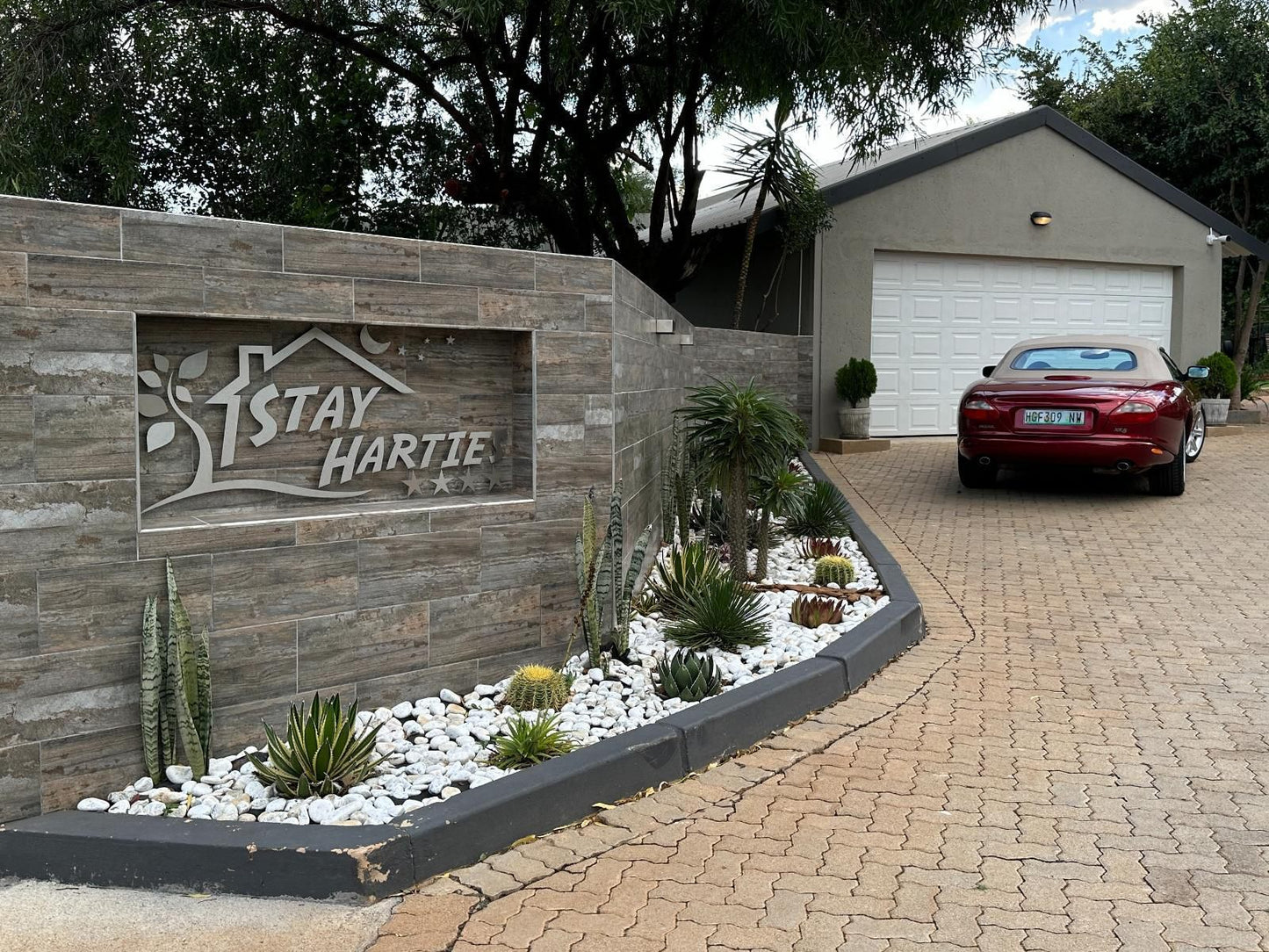 Stay Harties Accommodation, Sign