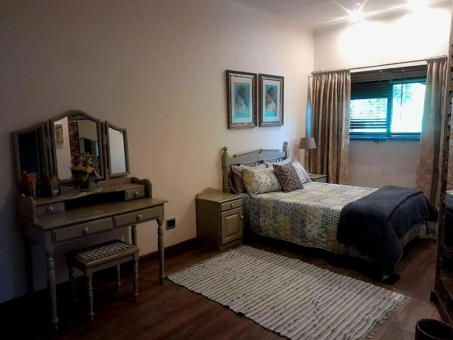 Stay! In Clarens, Promise 1, Bedroom