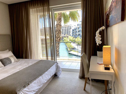 Stay In Style Vanda Waterfront Marina Gulmarn V And A Waterfront Cape Town Western Cape South Africa Palm Tree, Plant, Nature, Wood, Bedroom