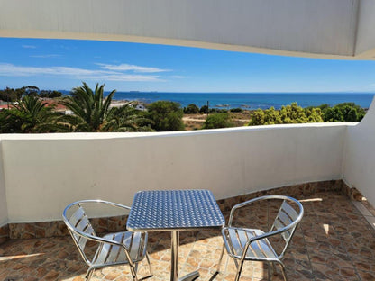 Room 4 Sea Facing Family Room @ St Helena Bay Hotel