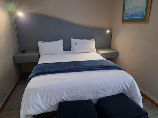 Room 5 Double-Deck @ St Helena Bay Hotel