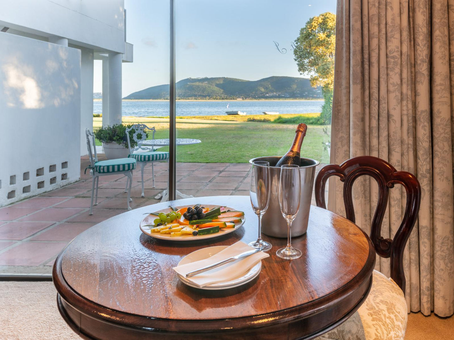 Deluxe Suite - Lake Facing - 12 @ St James Of Knysna