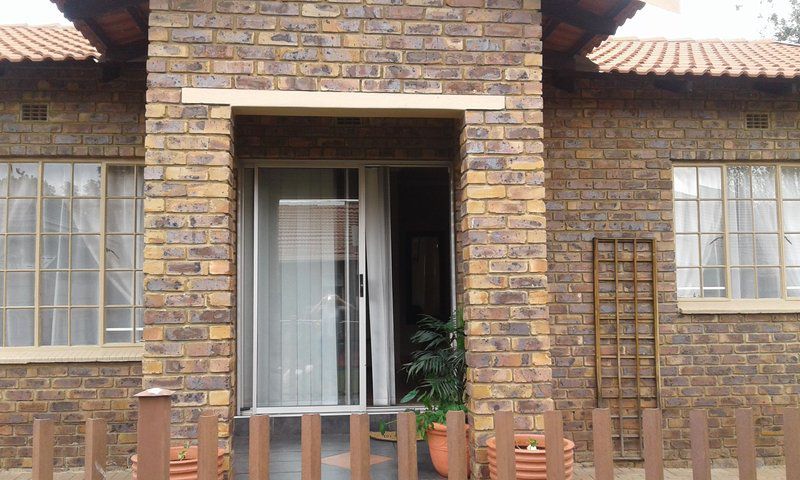 Stone Villa Guesthouse Witbank Del Judor Witbank Emalahleni Mpumalanga South Africa Door, Architecture, Brick Texture, Texture