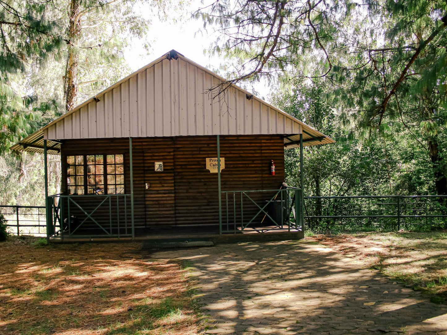 Forest Log Cabins @ Stoneyhall Farm Accommodation