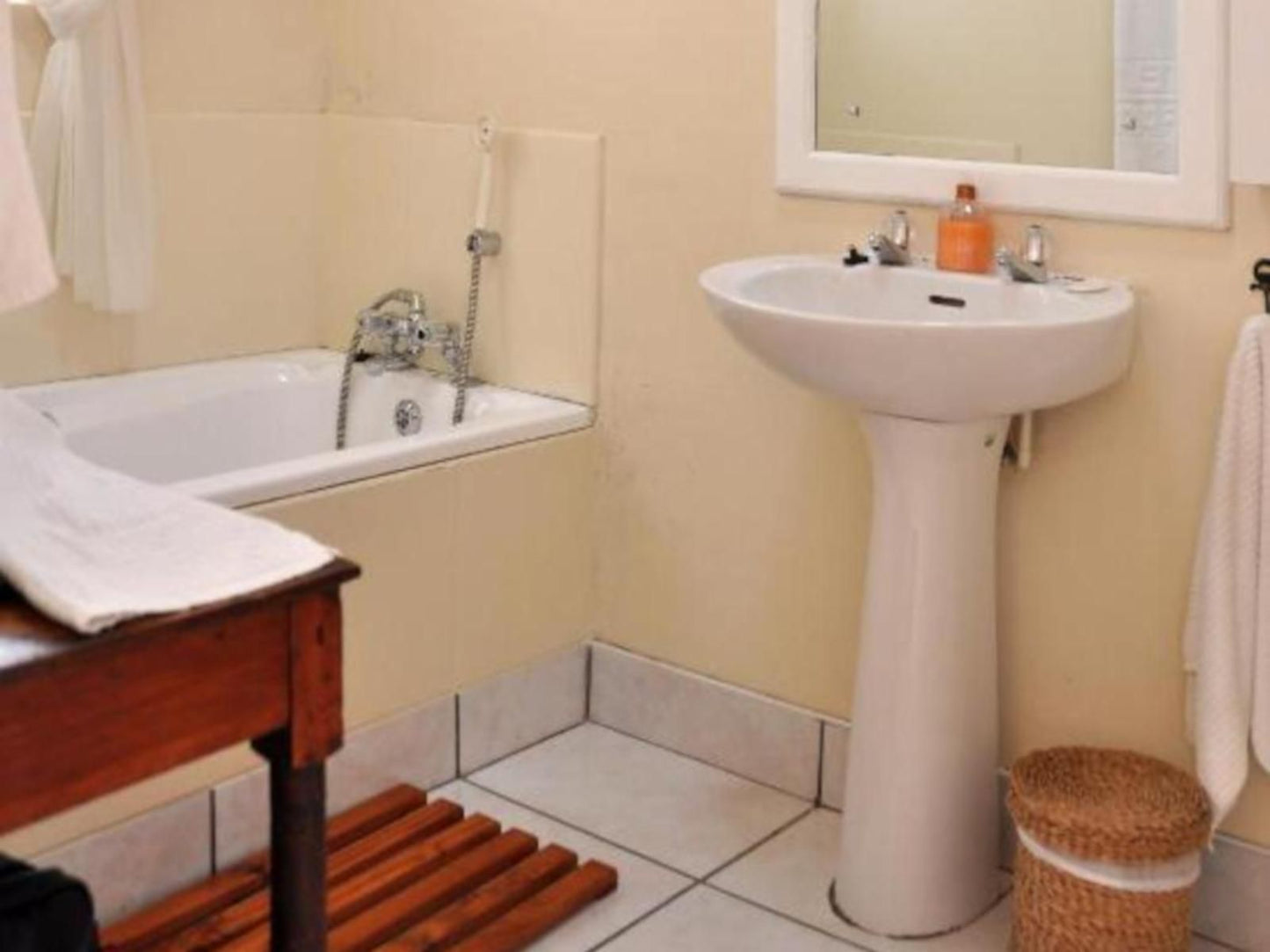 St Phillips Bed And Breakfast Richmond Hill Port Elizabeth Eastern Cape South Africa Bathroom